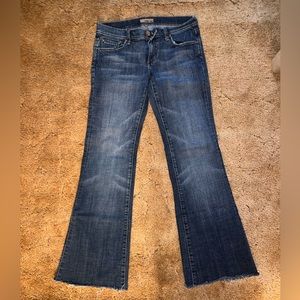See thru soul blue jeans size 28! Worn a few times but like new.